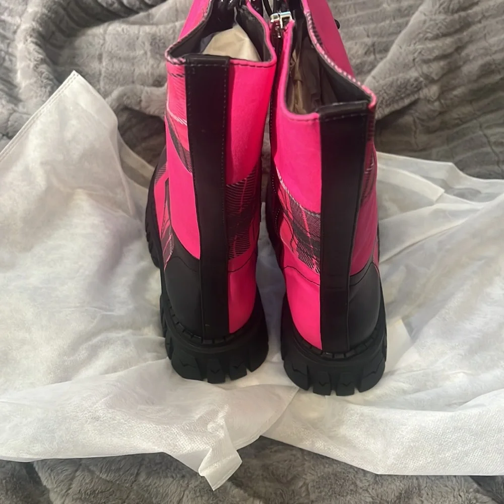 Dolls kill scream and shout boots - Picture 5 of 14